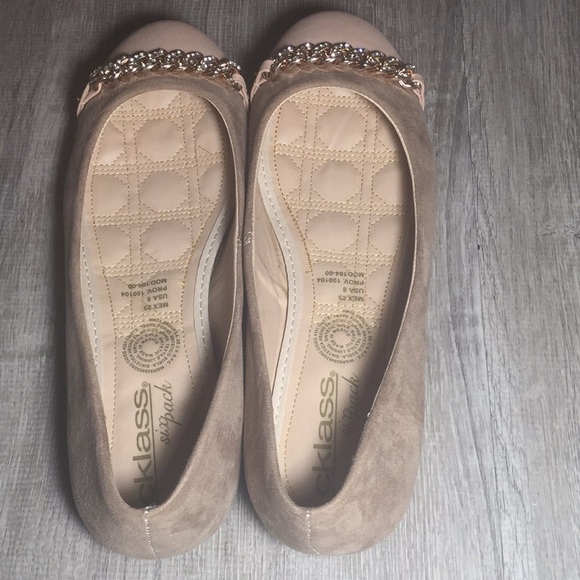 Cklass Flats NWT 8 - Picture 4 of 6